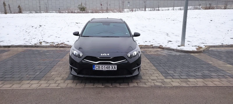 Kia Ceed Executive, снимка 1 - Автомобили и джипове - 48728970