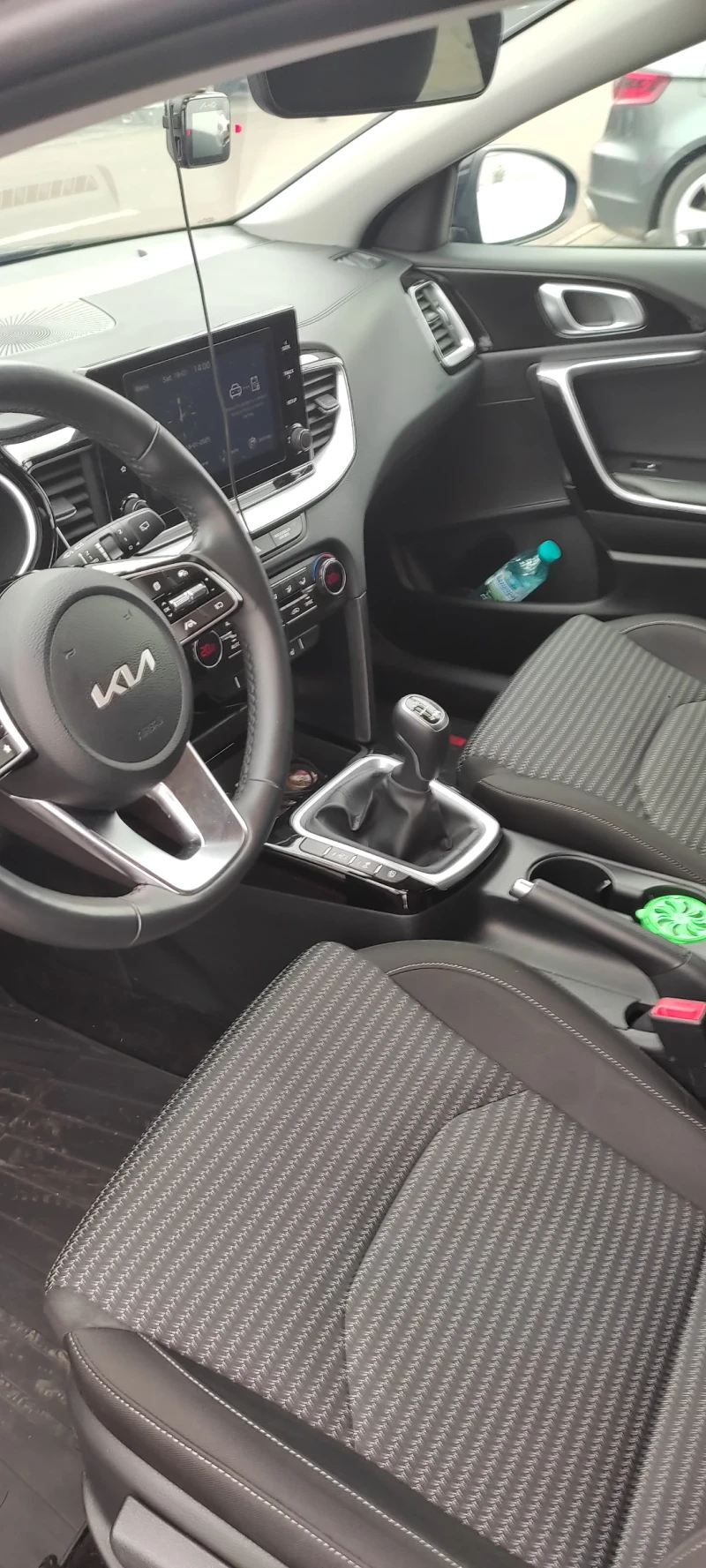 Kia Ceed Executive, снимка 10 - Автомобили и джипове - 48728970