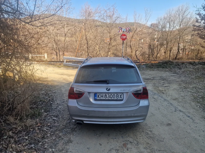 BMW 320 320D, снимка 4 - Автомобили и джипове - 49095977