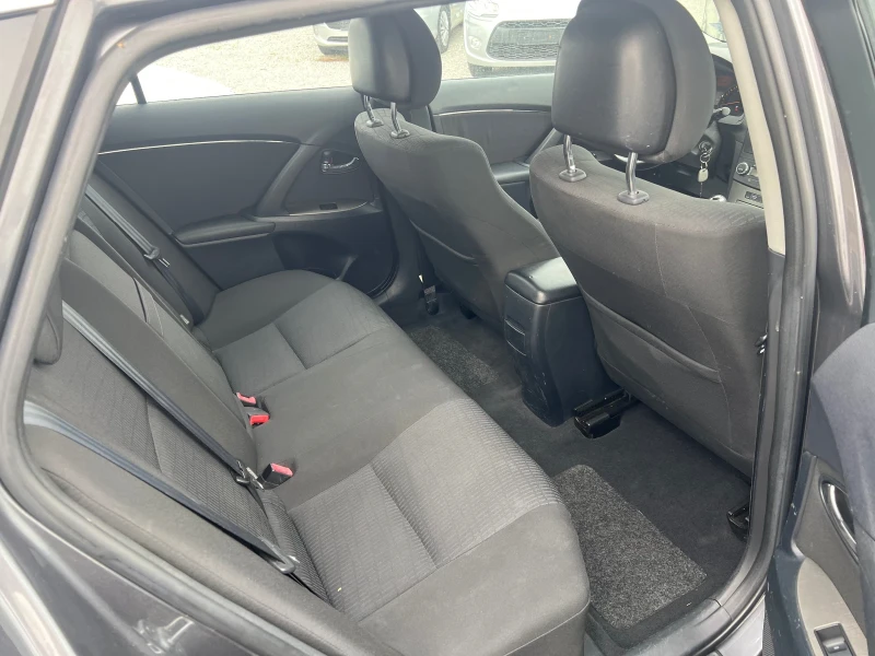 Toyota Avensis 2.0D4D 126k.c, снимка 10 - Автомобили и джипове - 49606630