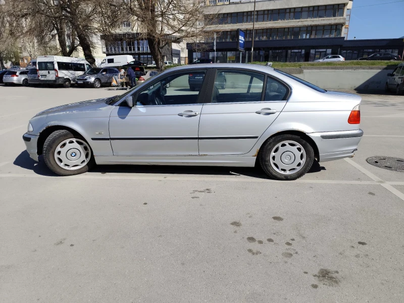 BMW 320, снимка 8 - Автомобили и джипове - 49607590