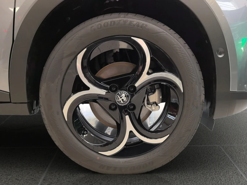 Alfa Romeo Junior SPECIALE IBRIDA 1.2 48V-Hybrid 6-DCT 145Hp, снимка 15 - Автомобили и джипове - 52413206
