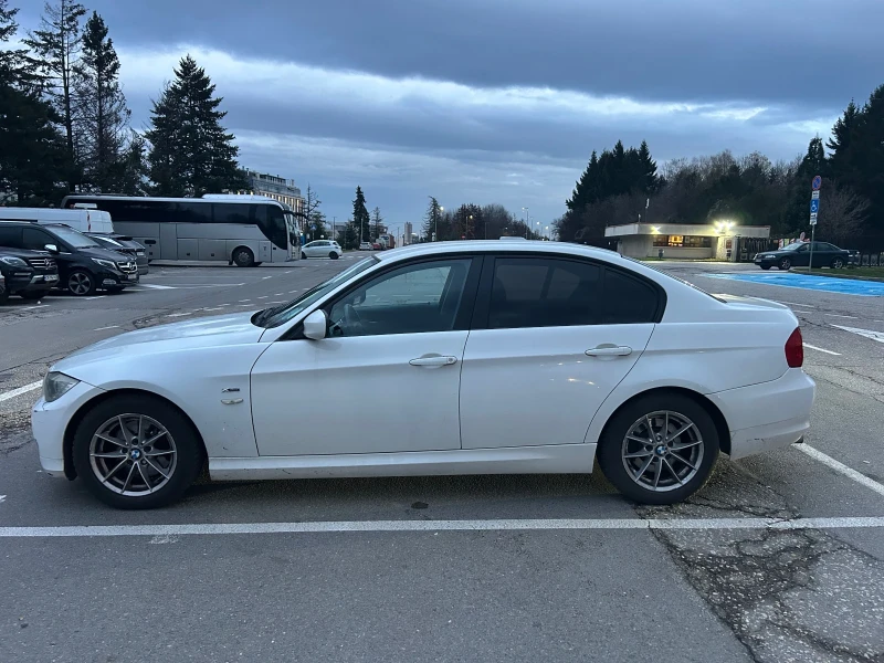 BMW 320 XDrive, снимка 3 - Автомобили и джипове - 52641535