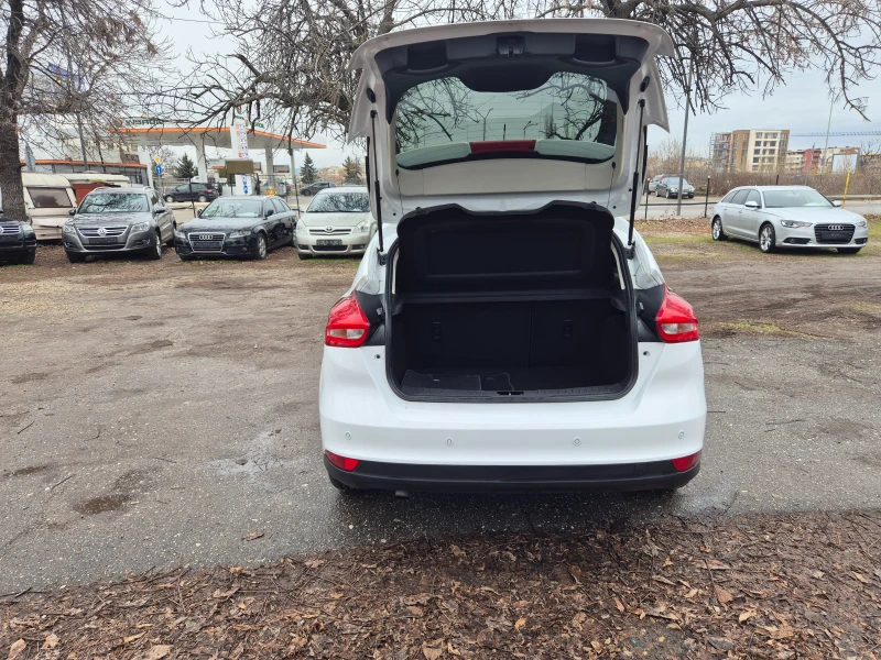 Ford Focus 1.5TDCI NAVI KEYLESS  ВНОС ИТАЛИЯ БЕЗ РЪЖДИ И ЗАБЕ, снимка 13 - Автомобили и джипове - 53272931