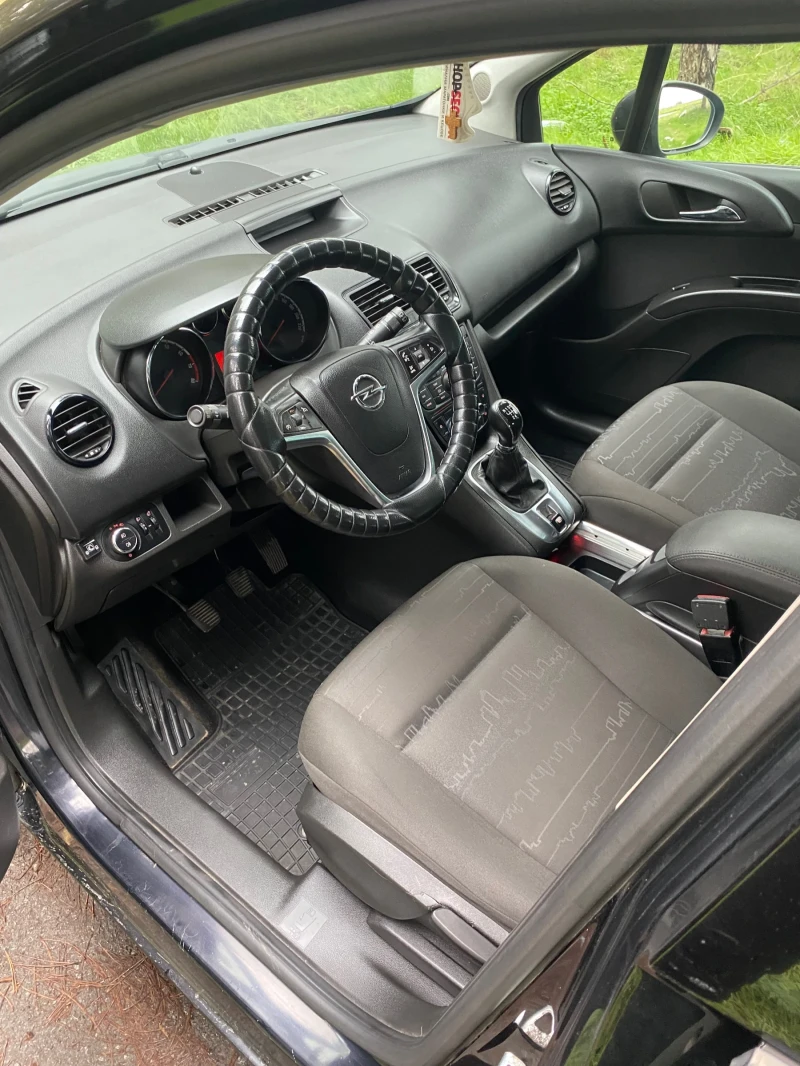Opel Meriva 1.4i LPG, снимка 8 - Автомобили и джипове - 53295235
