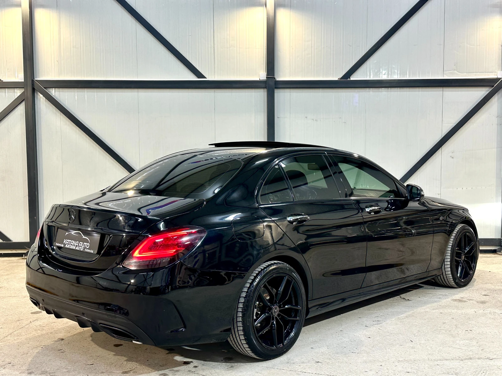 Mercedes-Benz C 300 * FACE* DISTR* ПАНОРАМА* МЪРТВИ ТОЧКИ*  - изображение 3