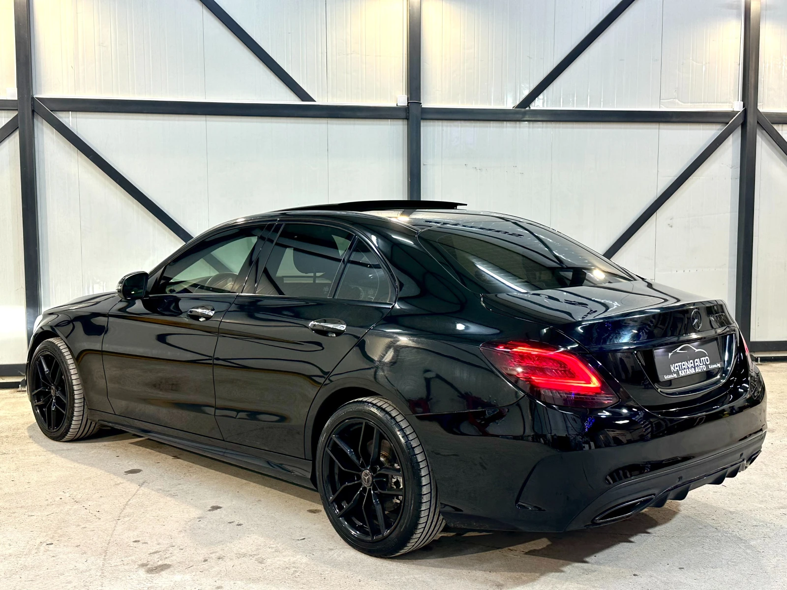 Mercedes-Benz C 300 * FACE* DISTR* ПАНОРАМА* МЪРТВИ ТОЧКИ*  - изображение 4