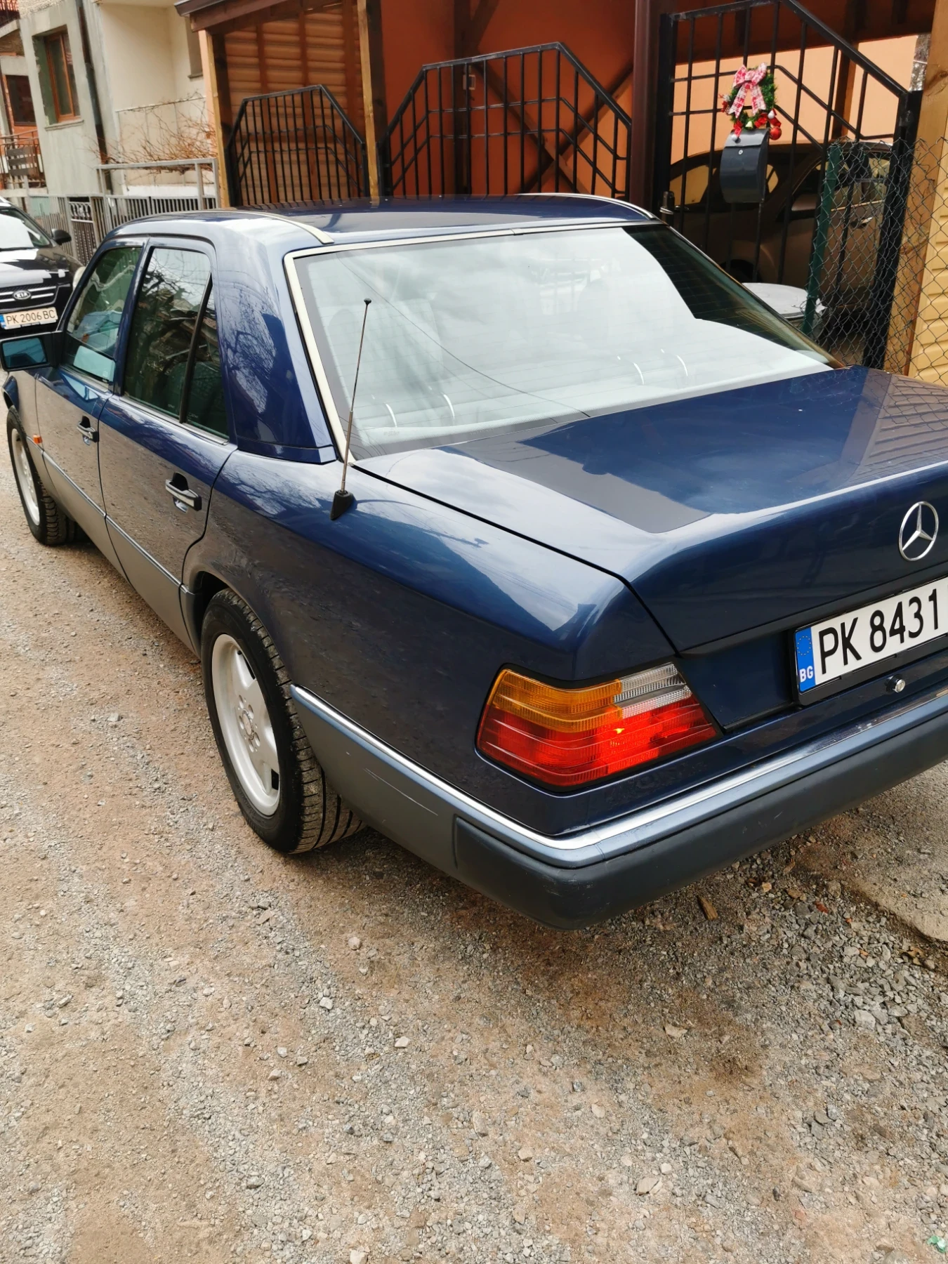 Mercedes-Benz 124 200Е - изображение 8