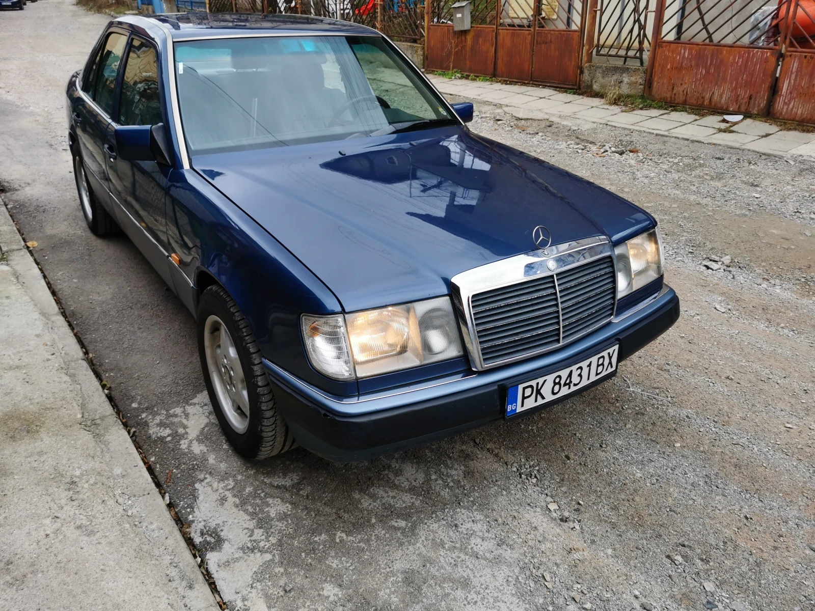 Mercedes-Benz 124 200Е - изображение 7