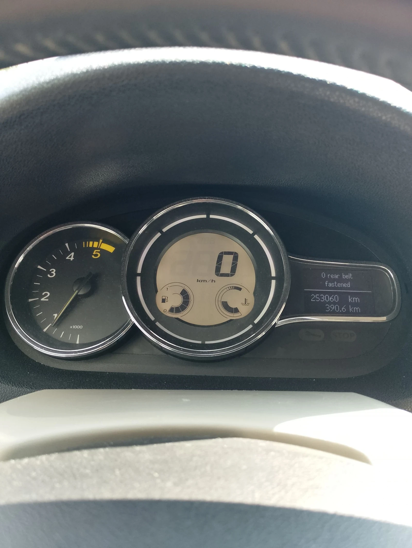 Renault Megane 1.9 DCI 131кс. - изображение 9