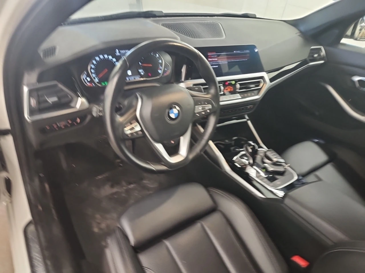 BMW 330 * CARFAX * АВТО КРЕДИТ * ЦЕНА ДО БГ! - изображение 9