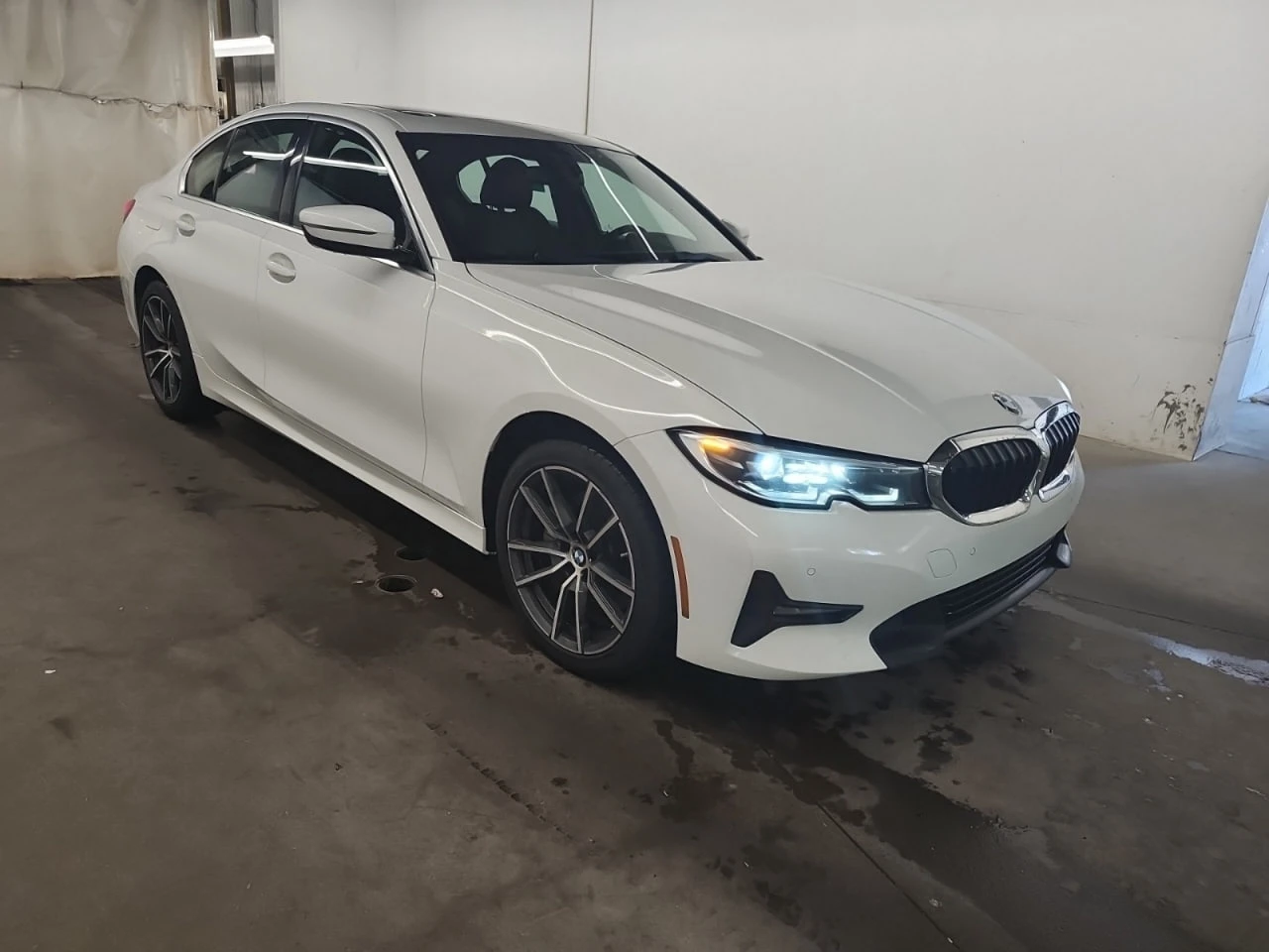 BMW 330 * CARFAX * АВТО КРЕДИТ * ЦЕНА ДО БГ! - изображение 2
