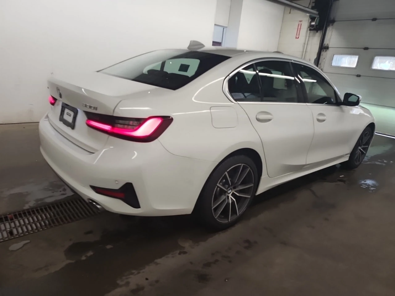 BMW 330 * CARFAX * АВТО КРЕДИТ * ЦЕНА ДО БГ! - изображение 5
