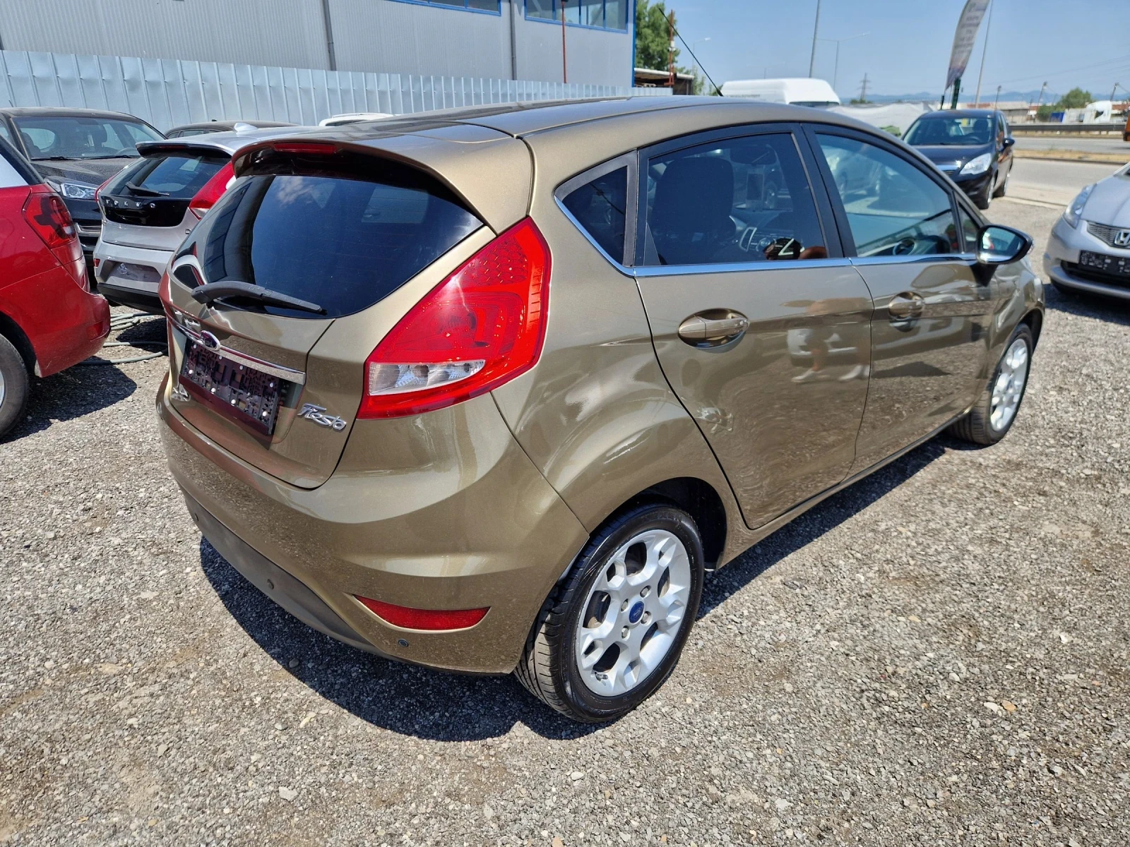 Ford Fiesta 1.4HDI 75PS.TITANIUM ITALIA - изображение 7