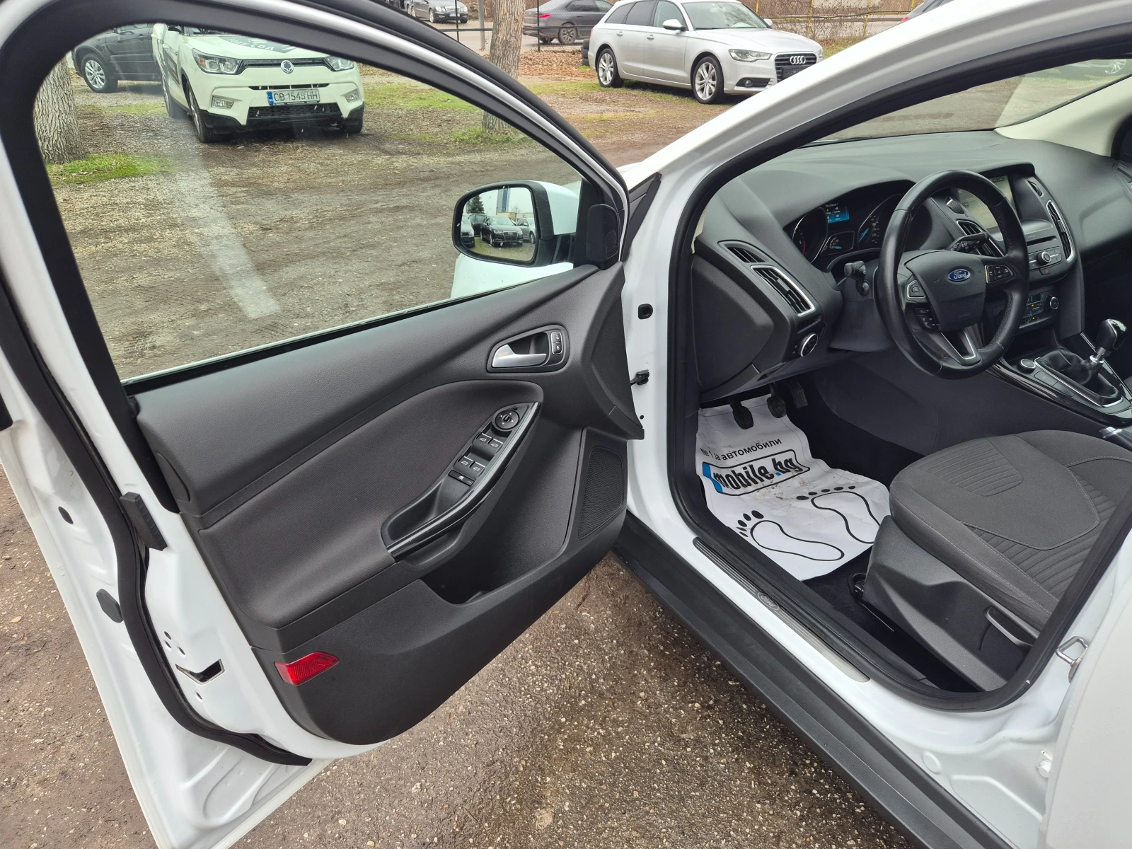 Ford Focus 1.5TDCI NAVI KEYLESS  ВНОС ИТАЛИЯ БЕЗ РЪЖДИ И ЗАБЕ - изображение 8