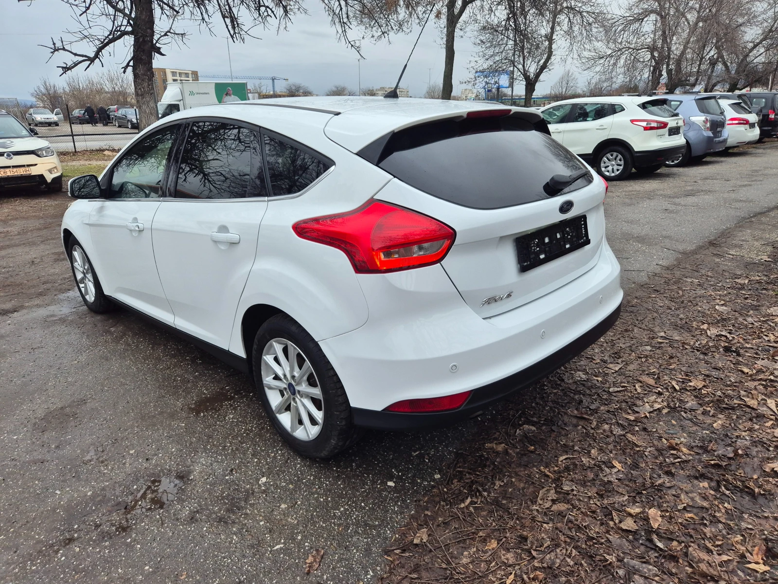 Ford Focus 1.5TDCI NAVI KEYLESS  ВНОС ИТАЛИЯ БЕЗ РЪЖДИ И ЗАБЕ - изображение 6