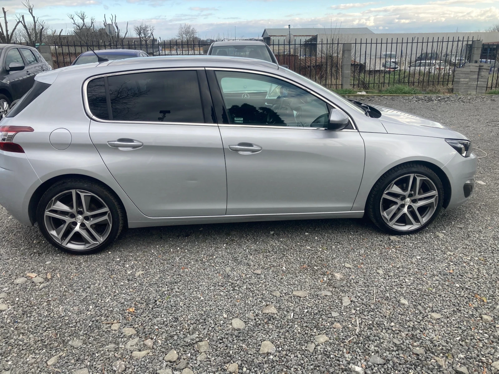 Peugeot 308   ��� | Mobile.bg � ����������� 3