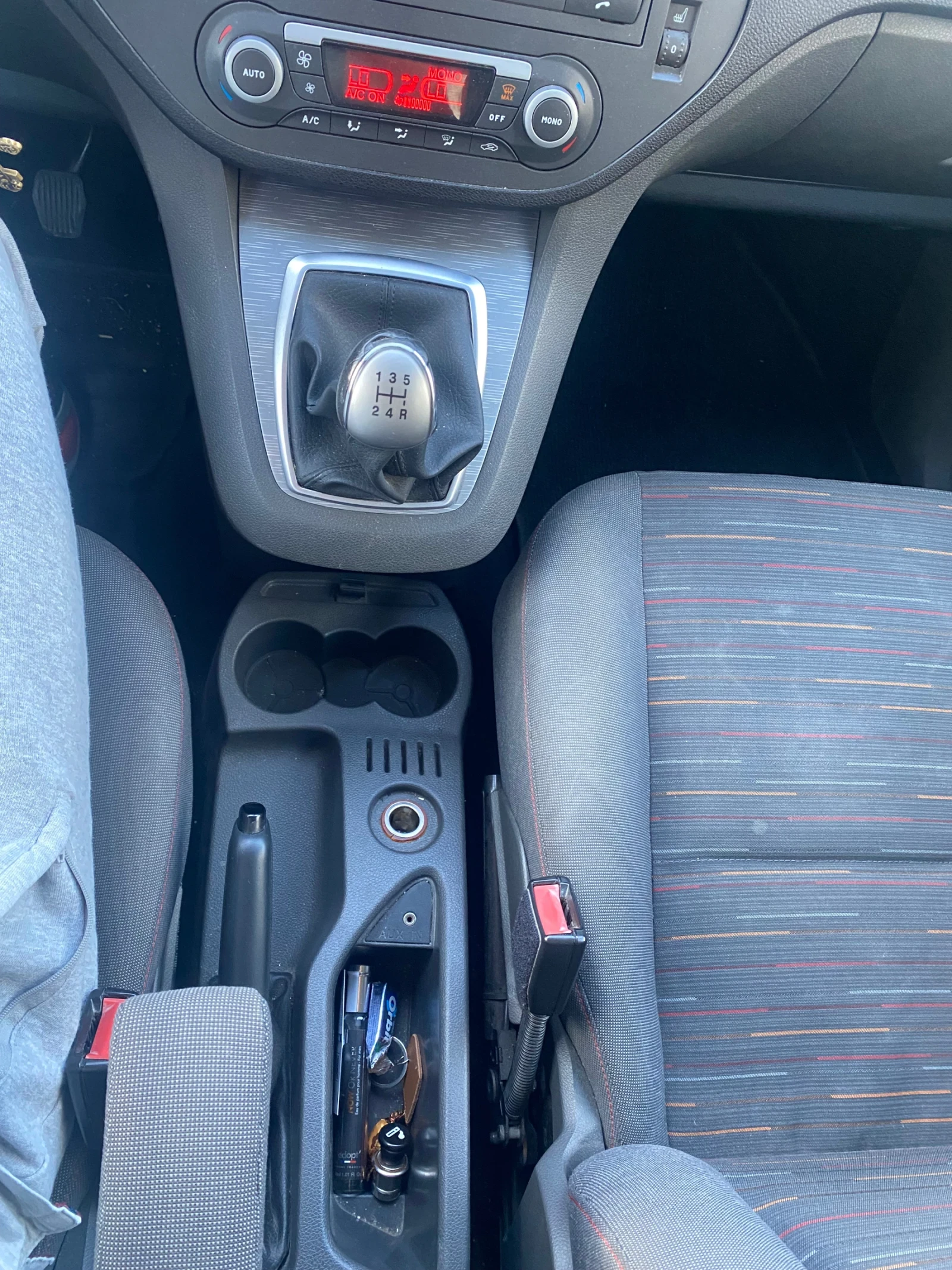 Ford C-max C-MAX Ghia 1.6HDi 2008г, снимка 12 - Автомобили и джипове - 54230135