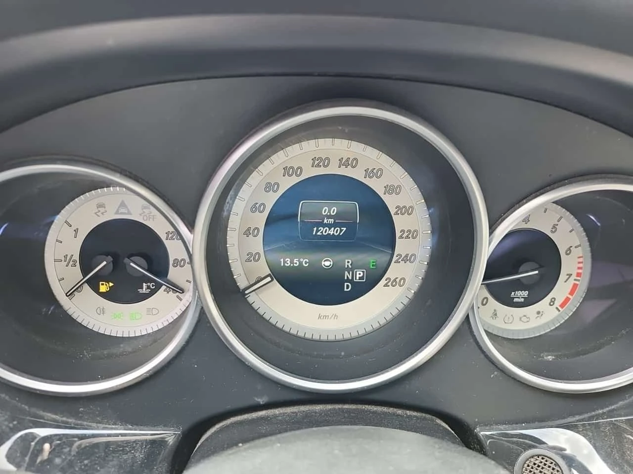 Mercedes-Benz CLS 550 АМГ ПАКЕТ/CARFAX/ ПОДГРЕВ/ОБДУХ/ПАНОРАМА, снимка 9 - Автомобили и джипове - 54459711
