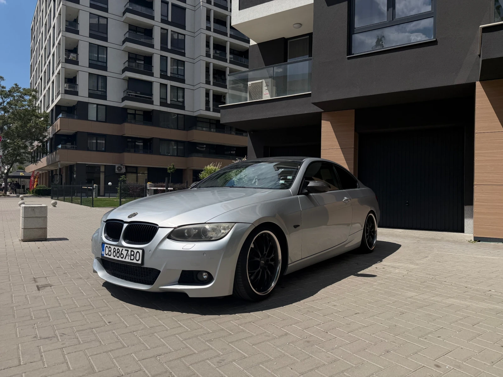BMW 330, снимка 14 - Автомобили и джипове - 54633564