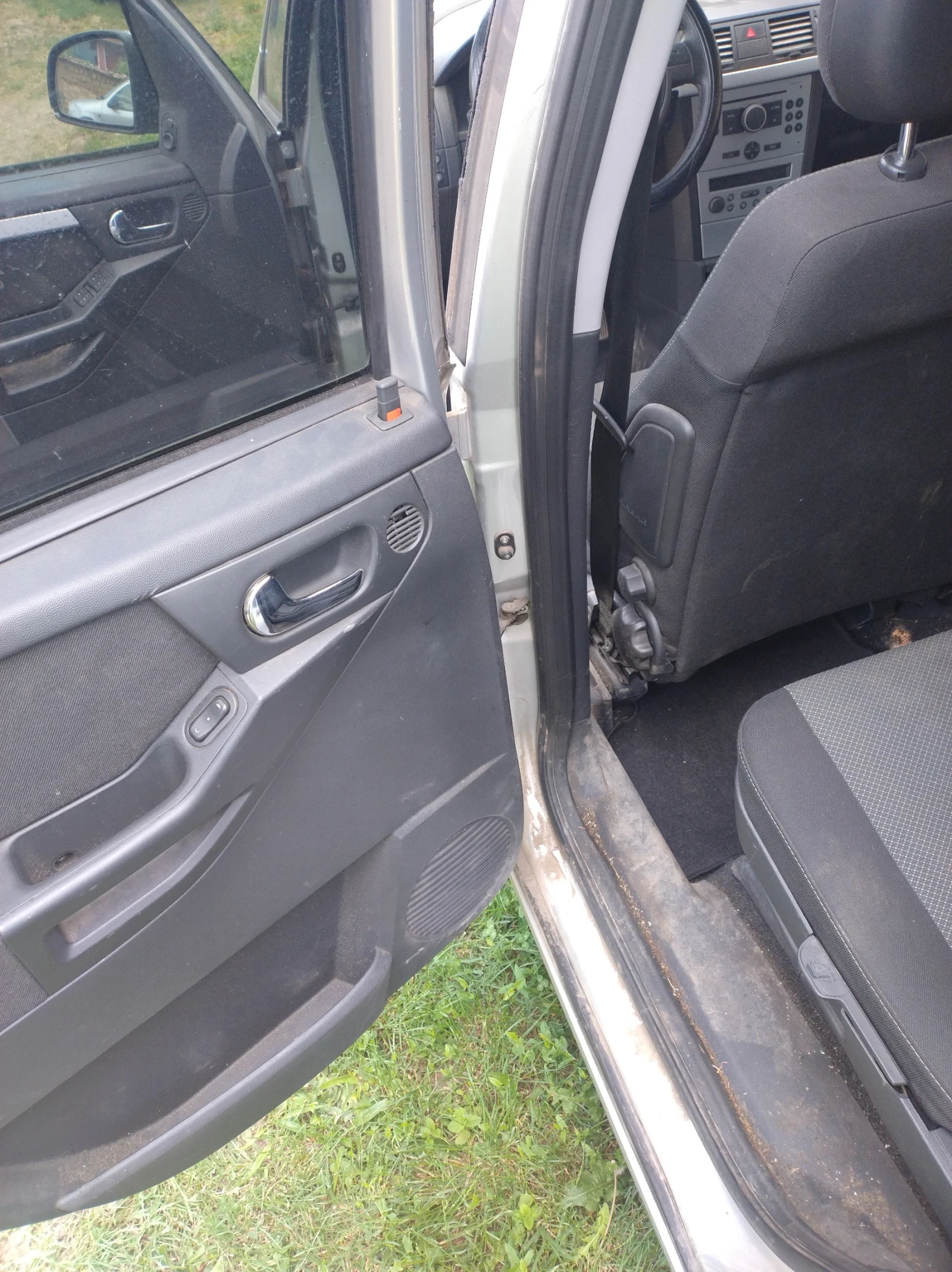 Opel Meriva Металик, снимка 9 - Автомобили и джипове - 54726165