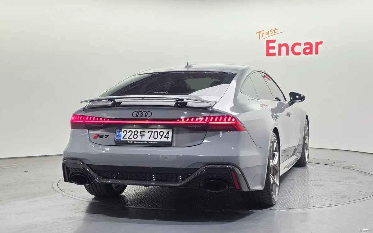 Audi Rs7 4.0 TFSI Quatro Performance, Distronic, HeadUP, Об, снимка 4 - Автомобили и джипове - 54854332