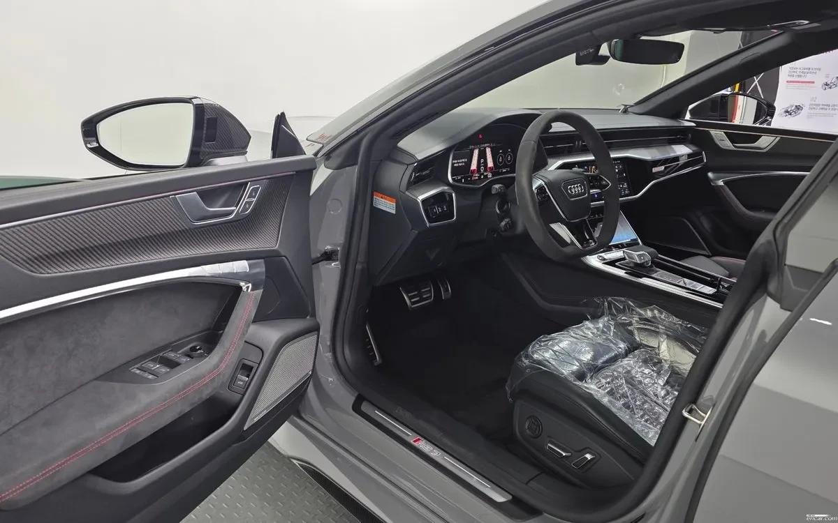Audi Rs7 4.0 TFSI Quatro Performance, Distronic, HeadUP, Об, снимка 9 - Автомобили и джипове - 54854332