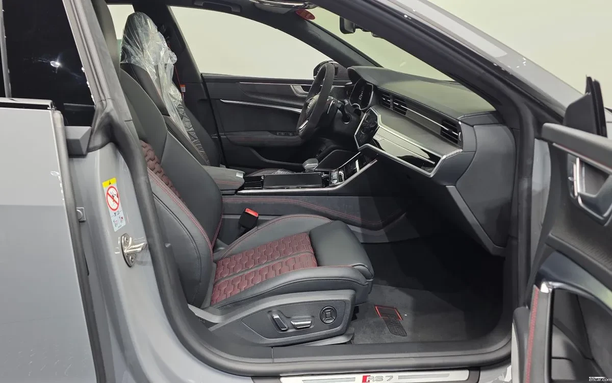 Audi Rs7 4.0 TFSI Quatro Performance, Distronic, HeadUP, Об, снимка 10 - Автомобили и джипове - 54854332