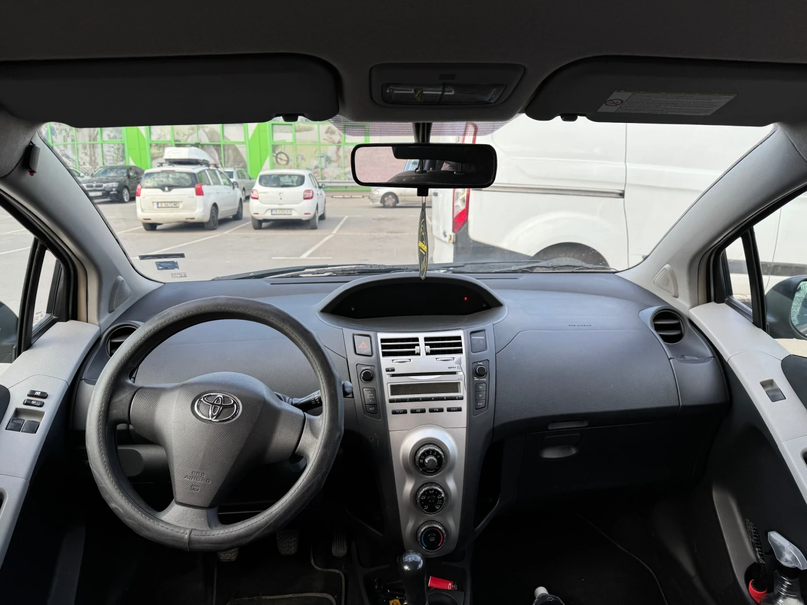 Toyota Yaris 1.3 87кс., снимка 6 - Автомобили и джипове - 55165919