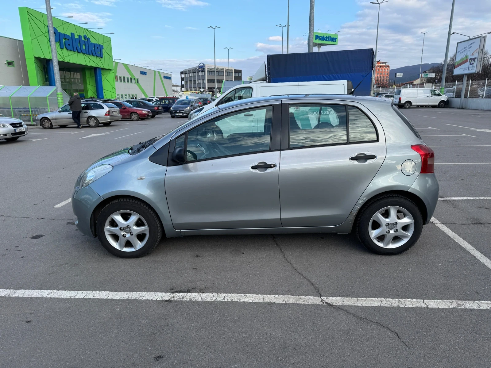 Toyota Yaris 1.3 87кс., снимка 3 - Автомобили и джипове - 55165919