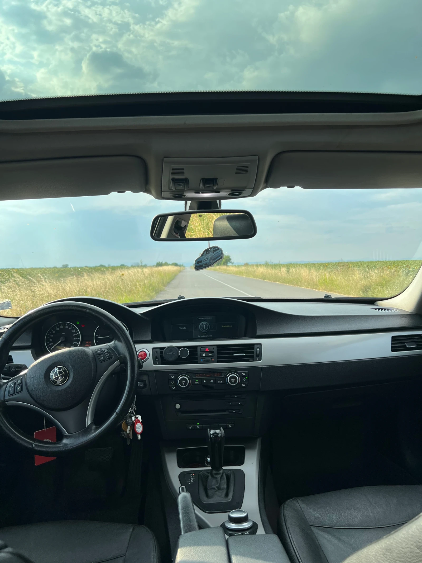 BMW 320, снимка 10 - Автомобили и джипове - 55316476