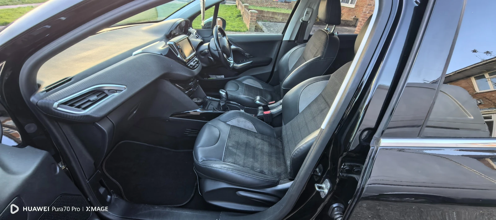 Peugeot 2008 Allure Pure Tech, снимка 15 - Автомобили и джипове - 55429800