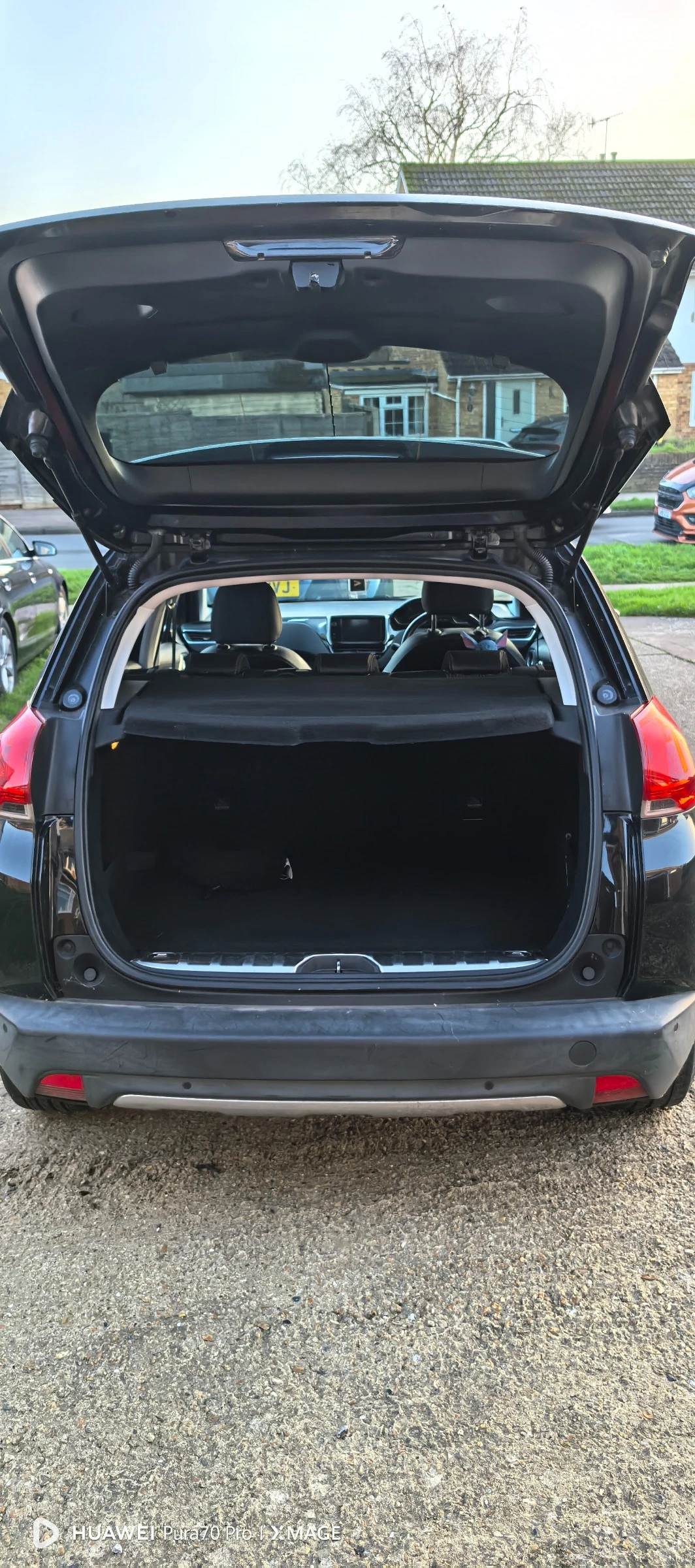 Peugeot 2008 Allure Pure Tech, снимка 12 - Автомобили и джипове - 55429800