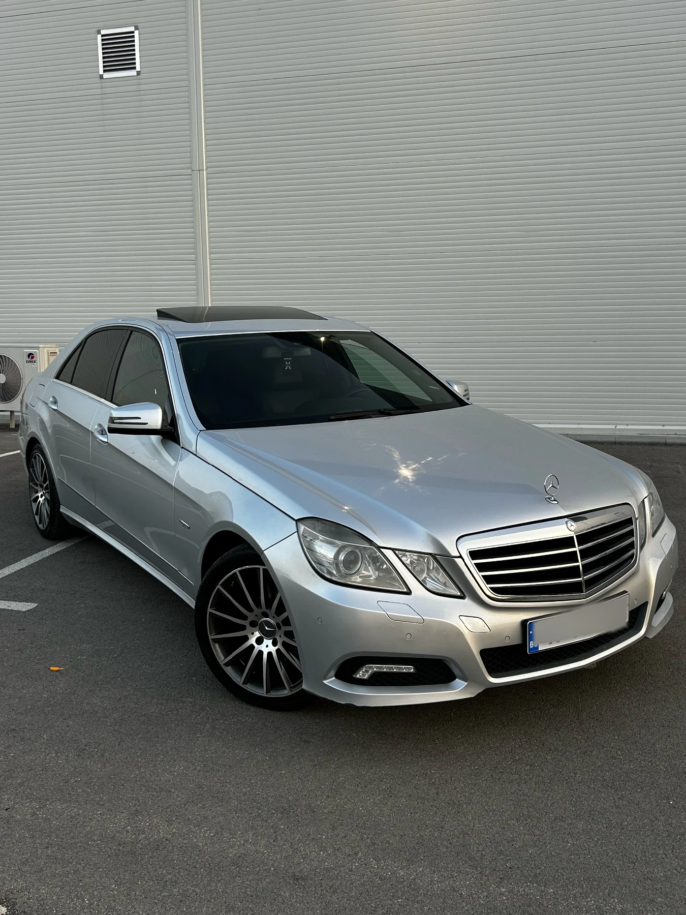 Mercedes-Benz E 350 CDI Avantgarde , снимка 2 - Автомобили и джипове - 55566028