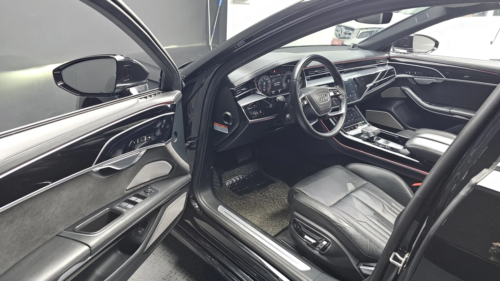 Audi A8 55 TFSI quattro* HUD* BLIND SPOT* КРАЙНА ЦЕНА, снимка 10 - Автомобили и джипове - 55593508