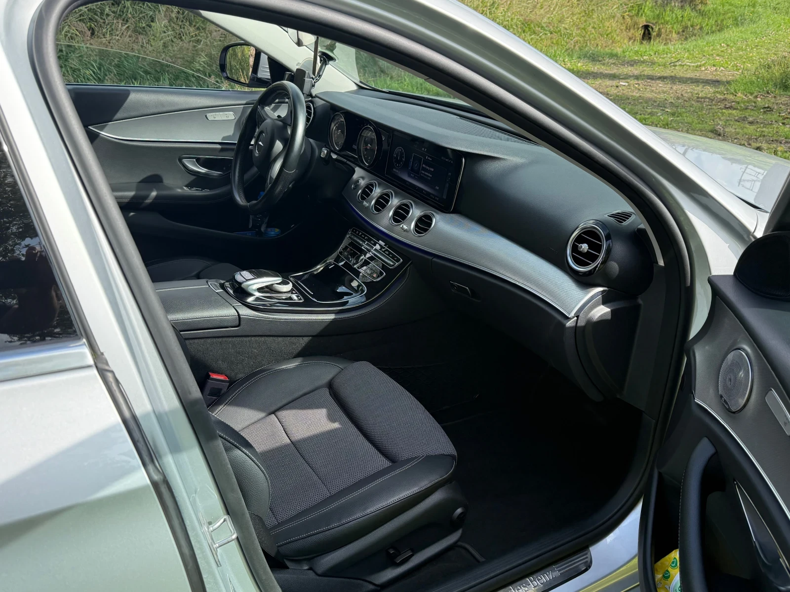 Mercedes-Benz E 200, снимка 8 - Автомобили и джипове - 56110322