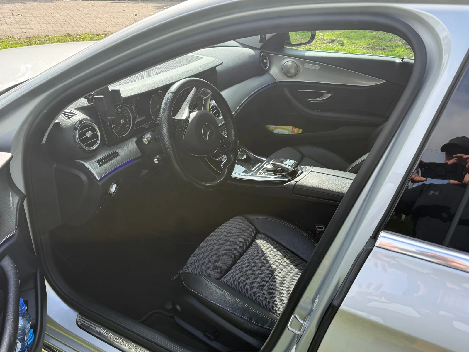 Mercedes-Benz E 200, снимка 9 - Автомобили и джипове - 56110322