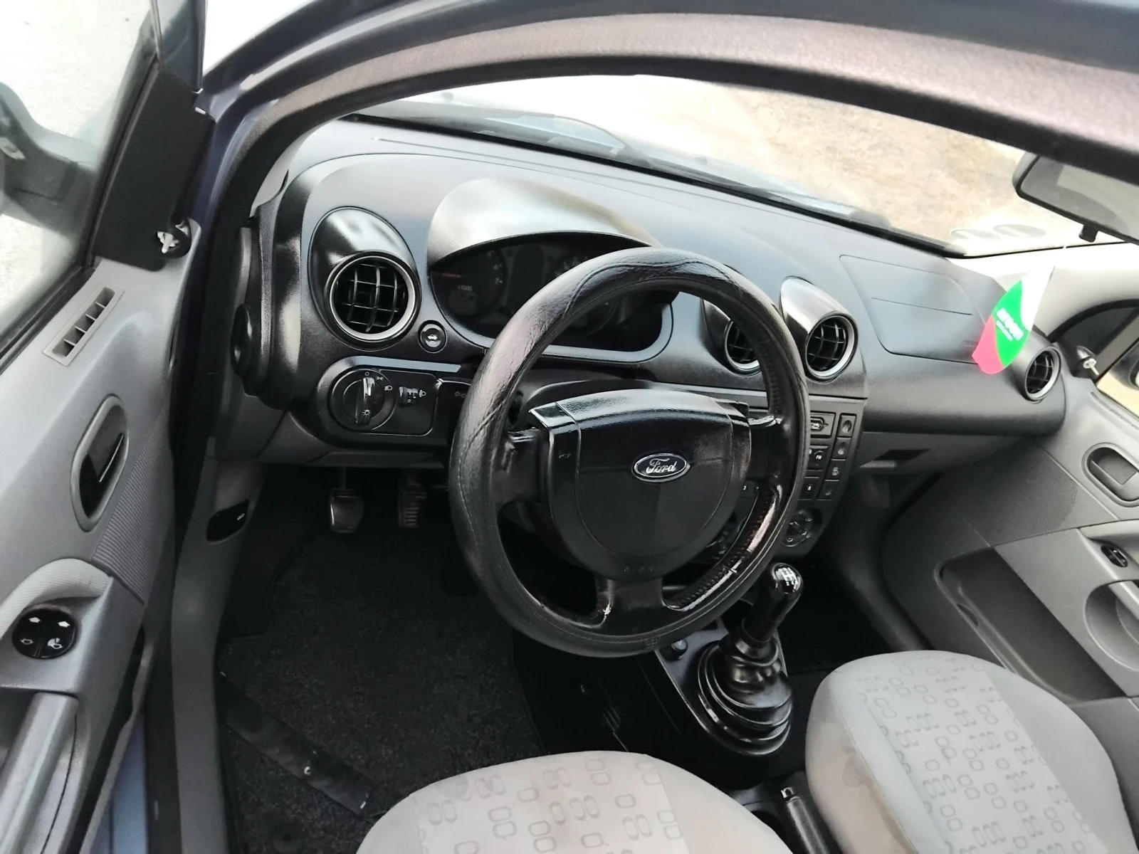 Ford Fiesta 1.3i.75k+ КЛИМА. БЕНЗИН , снимка 13 - Автомобили и джипове - 56201162