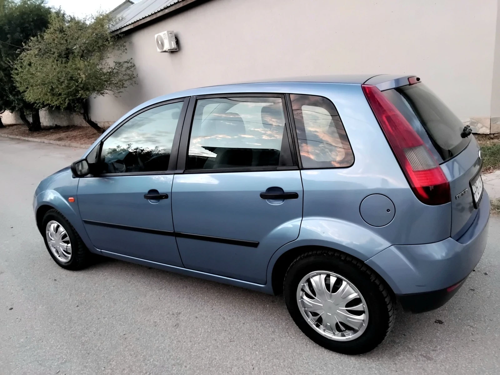 Ford Fiesta 1.3i.75k+ КЛИМА. БЕНЗИН , снимка 10 - Автомобили и джипове - 56201162