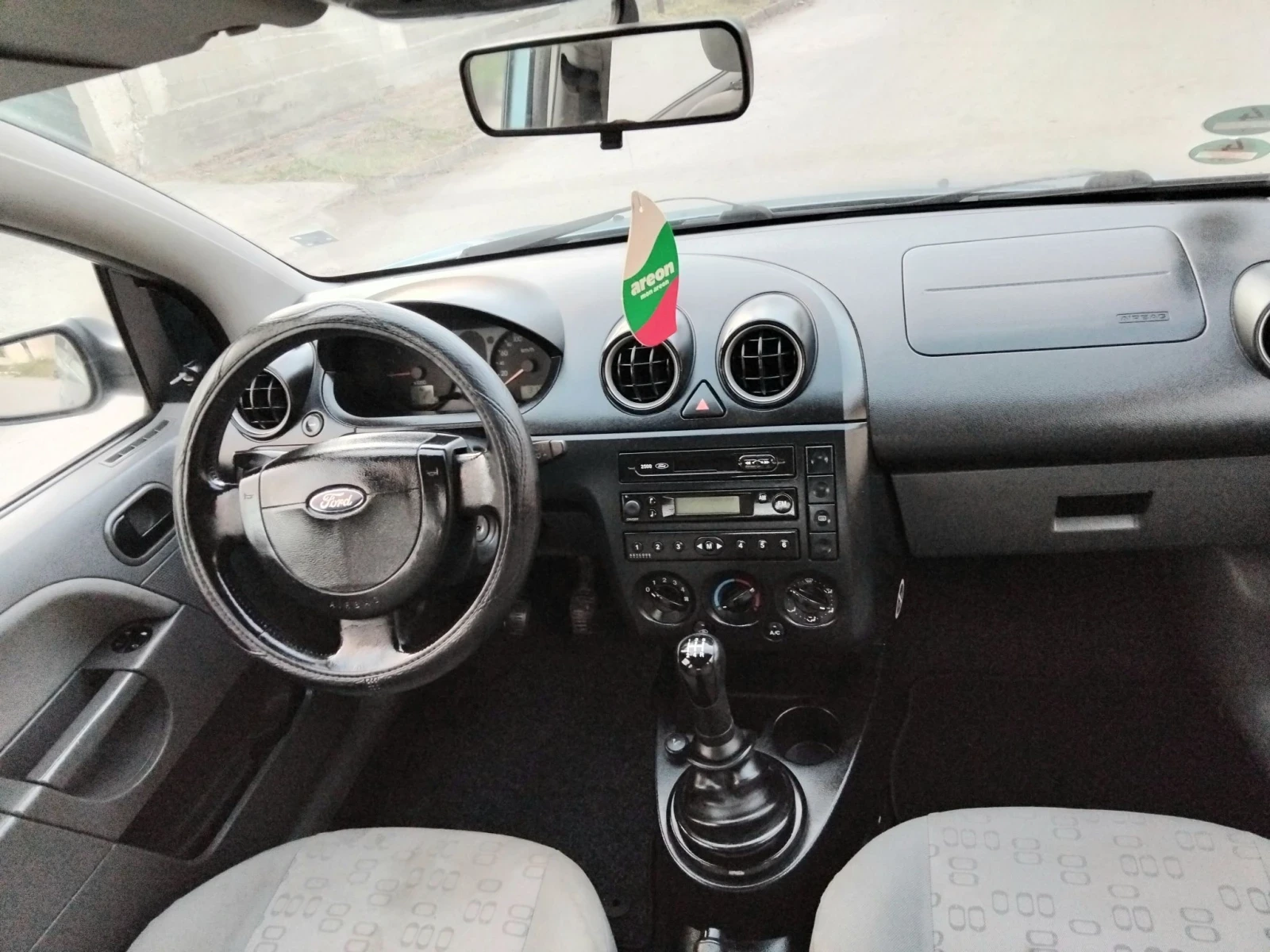 Ford Fiesta 1.3i.75k+ КЛИМА. БЕНЗИН , снимка 15 - Автомобили и джипове - 56201162