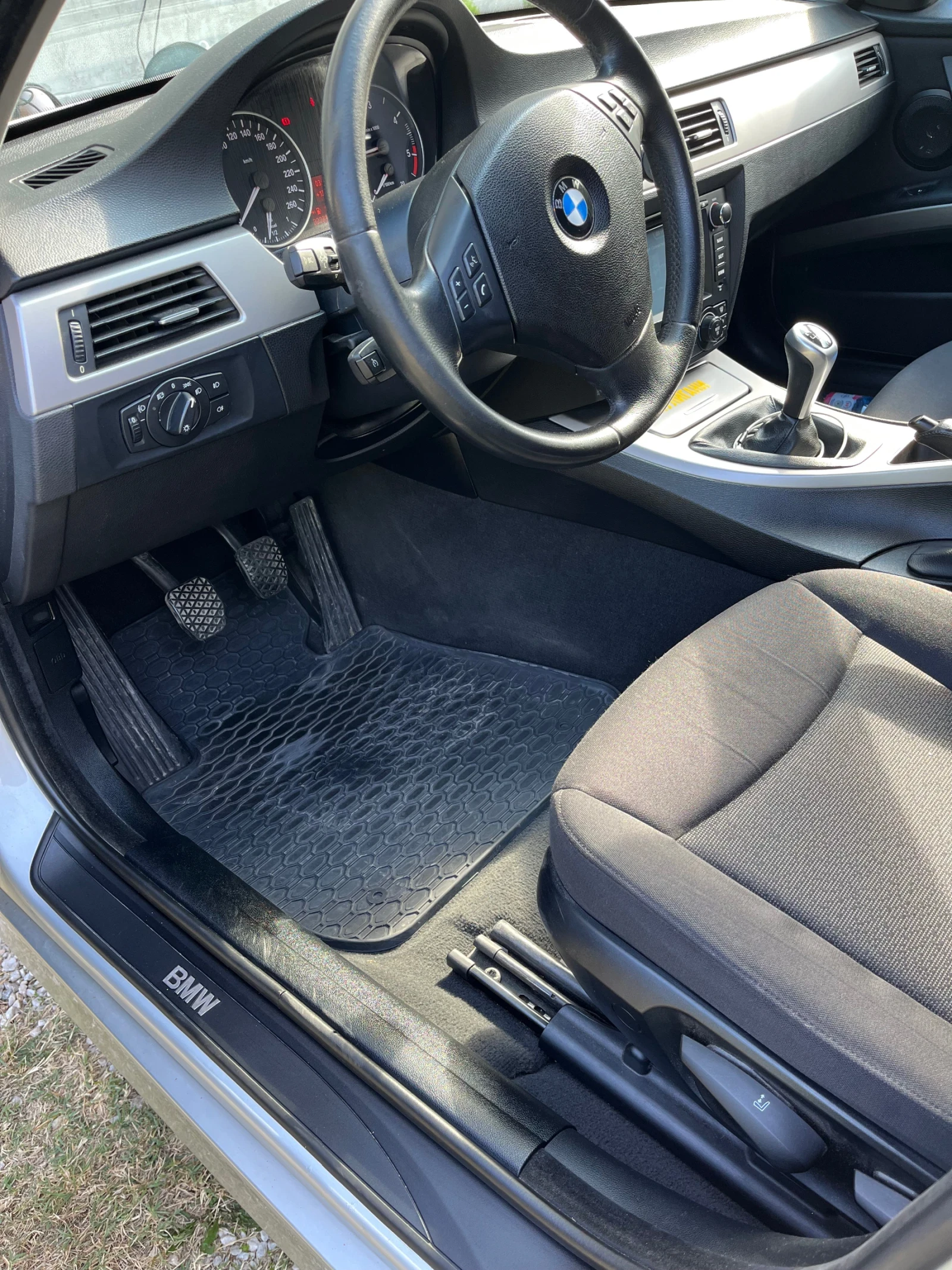 BMW 320, снимка 12 - Автомобили и джипове - 56652537