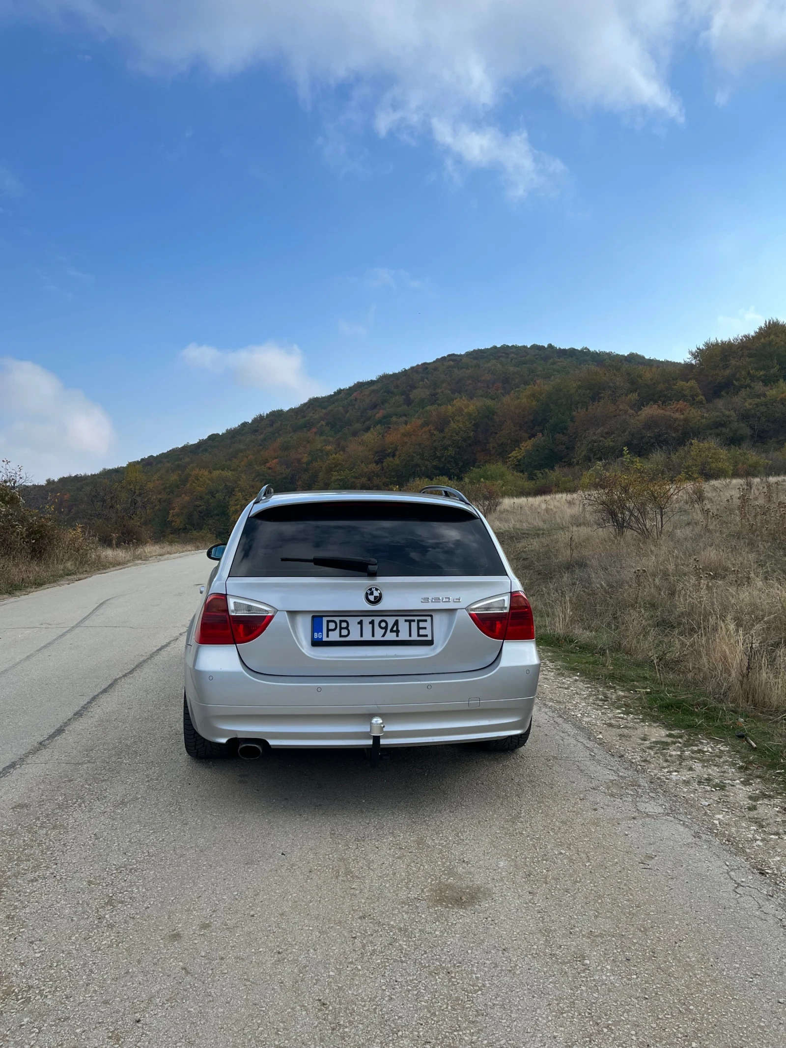 BMW 320, снимка 11 - Автомобили и джипове - 56652537