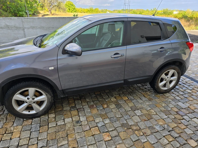 Nissan Qashqai 2.0 D 4x4, снимка 4 - Автомобили и джипове - 47235262