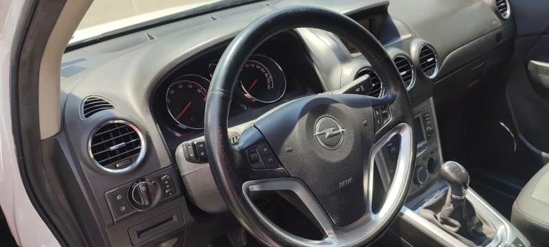 Opel Antara 2.4i, снимка 6 - Автомобили и джипове - 47707083