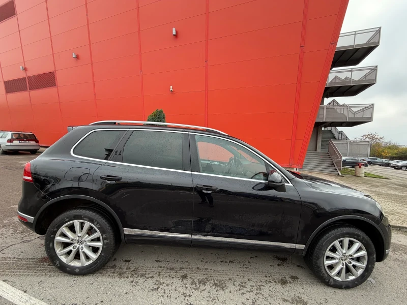 VW Touareg FACE* 3.0D* 262кс* Rline* Обдухване, снимка 4 - Автомобили и джипове - 52352528