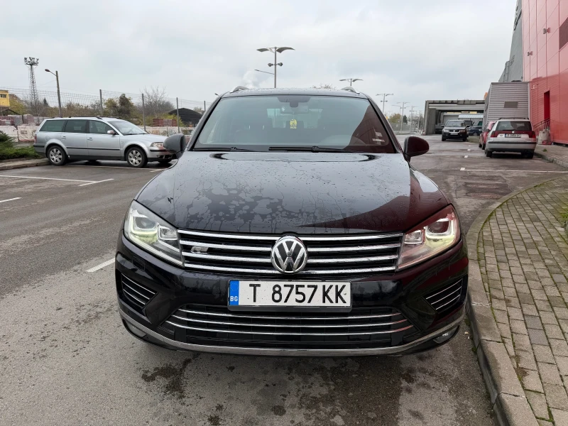 VW Touareg FACE* 3.0D* 262кс* Rline* Обдухване, снимка 3 - Автомобили и джипове - 52352528