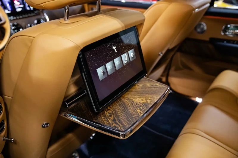 Rolls-Royce Cullinan 6.7 V12 AWD, снимка 14 - Автомобили и джипове - 53411265