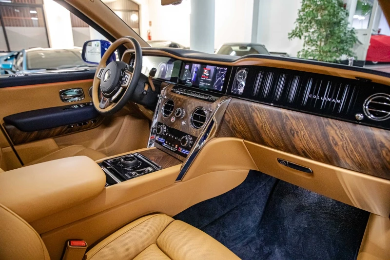 Rolls-Royce Cullinan 6.7 V12 AWD, снимка 11 - Автомобили и джипове - 53411265