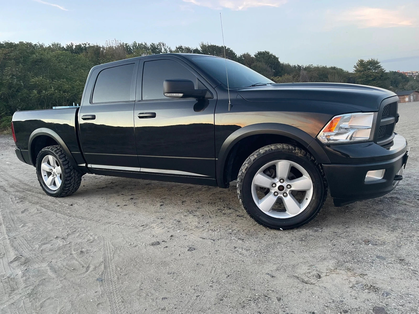 Dodge RAM 1500 Laramie 5.7 HEMI      LPG - изображение 3