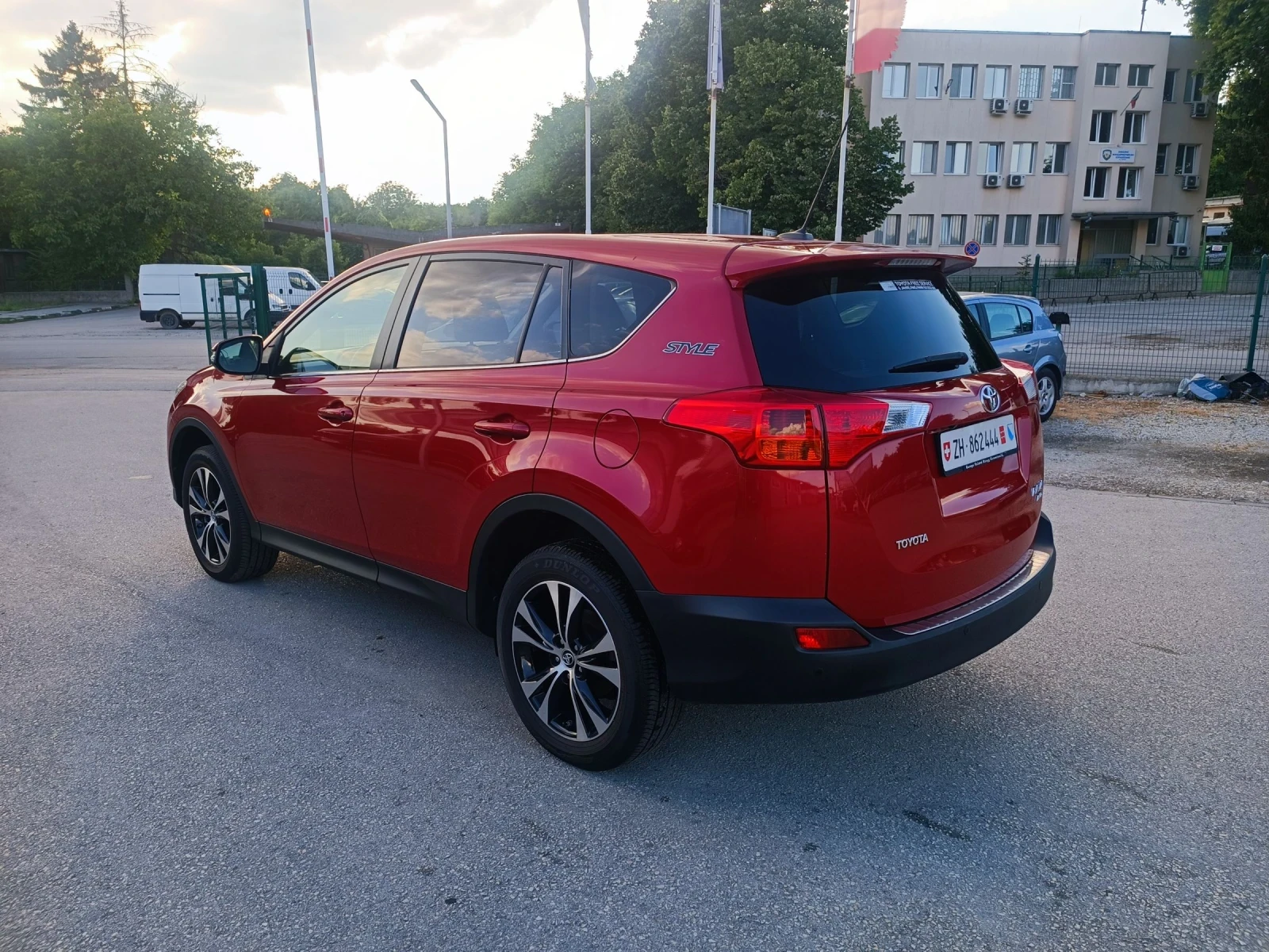 Toyota Rav4 2.0i-152-ШВЕЙЦАРИЯ-АВТОМАТ-4Х4-NAVI-KEYLESS - изображение 6